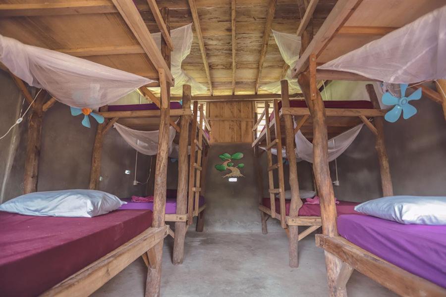 The Bonsai Hostel Ко Ронг Санлоем Екстериор снимка
